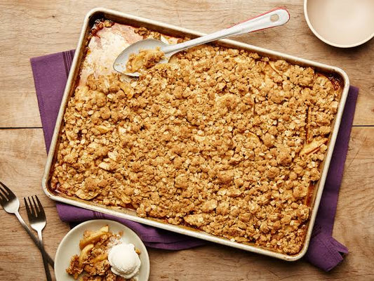 APPLE CRUMBLE TRAYBAKE